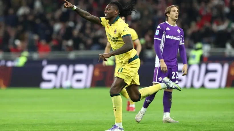 AC Milan chiếm ngôi đầu Serie A